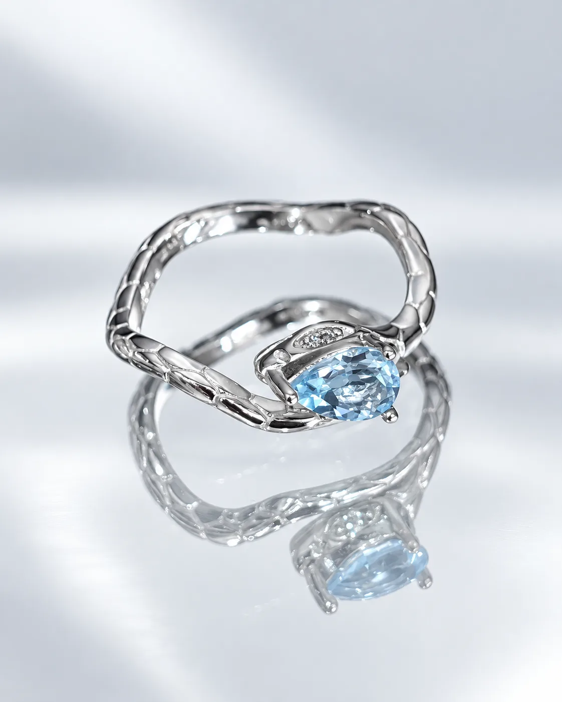 Nhẫn Topaz